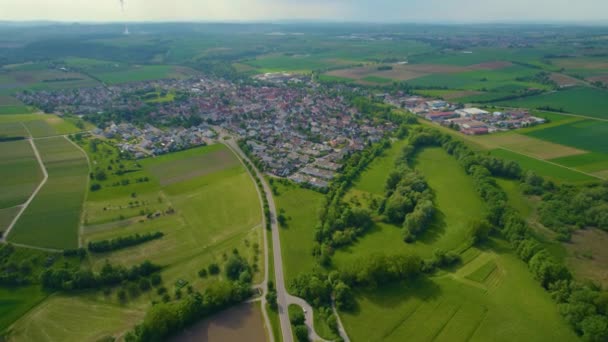 Flygfoto Över Staden Meimsheim Tyskland Solig Dag Våren — Stockvideo