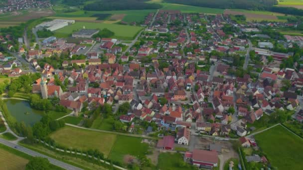 Luchtfoto Van Stad Markt Erlbach Duitsland Beieren Een Zonnige Lentedag — Stockvideo