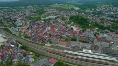 Almanya 'nın Bavyera şehrinin havadan görüntüsü. Baharın güneşli bir gününde.