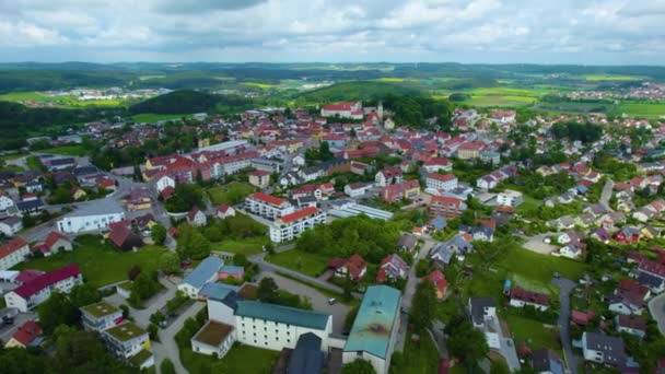 Αεροφωτογραφία Πόλης Στη Γερμανία Μια Ηλιόλουστη Μέρα Την Άνοιξη — Αρχείο Βίντεο
