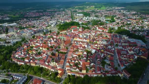 从空中俯瞰德国的一个城市 春天的一个阳光灿烂的日子 — 图库视频影像