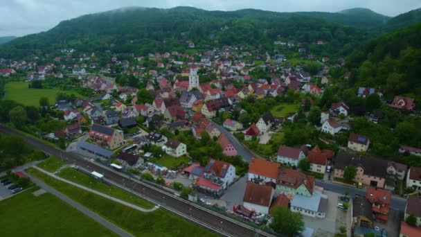 ドイツの都市の空中ビュー 春の晴れた日には — ストック動画