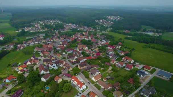 ドイツの都市の空中ビュー 春の晴れた日には — ストック動画