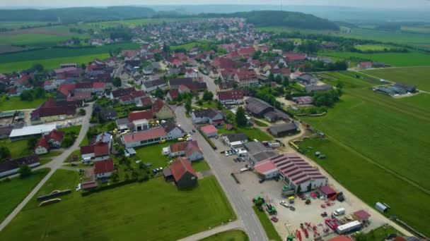 ドイツの都市の空中ビュー 春の晴れた日には — ストック動画