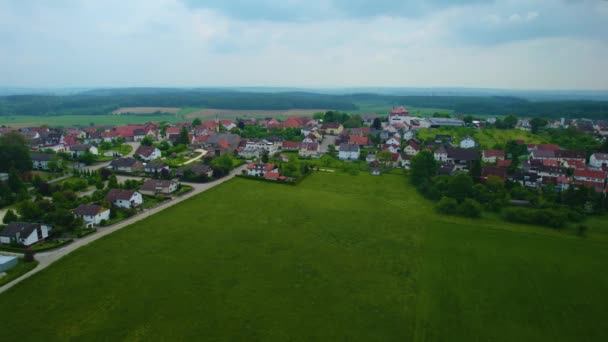 ドイツの都市の空中ビュー 春の晴れた日には — ストック動画