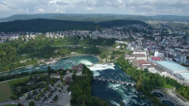 Letecký Pohled Rýnské Vodopády Vodopád Švýcarsku Slunečného Letního Dne — Stock video