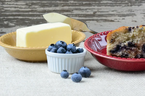 Fresh Blueberry Muffin on Rustic Burlap — Stock Photo, Image