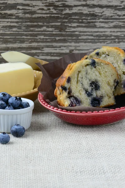 Fresh Blueberry Muffin on Rustic Burlap — Stock Photo, Image