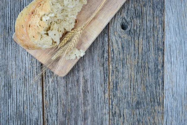 Pão de pimenta no backgroun de madeira rústica — Fotografia de Stock