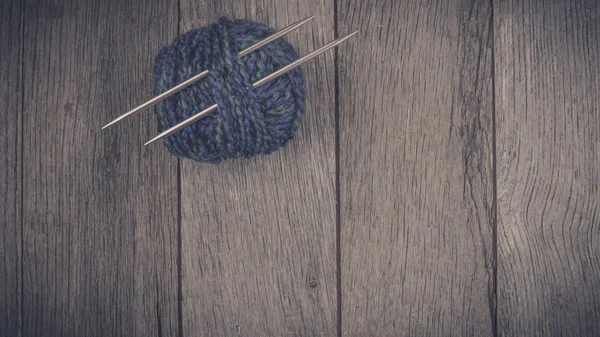 Colorful Yarn On Wood Background — Stock Photo, Image