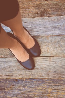 Ayak. Birinci şahıs bakış rustik ahşap zemin üzerine.