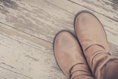 Ayak. Birinci şahıs bakış rustik ahşap zemin üzerine.