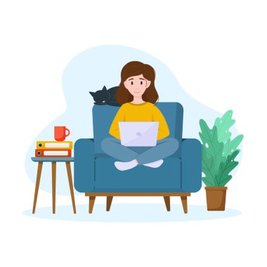 Bir kadın dizüstü bilgisayarla koltukta çalışıyor. Ev kavramından çalış. Serbest konsept.