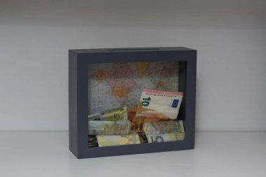 Kumbarada seyahat birikimleri