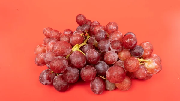 Fresh Red Grapes Isolated Pink Background Selective Focus Fresh Red — Stock Photo, Image