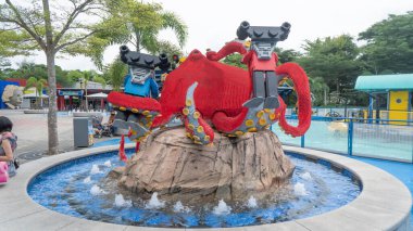 Johor, Malezya, 20 Ocak 2021 - Legoland, Johor, Malezya 'daki Lego tuğlalarından yapılmış minyatür modelin sahnesi.. Seçici odaklanma. Gürültü ve tahıl içerir