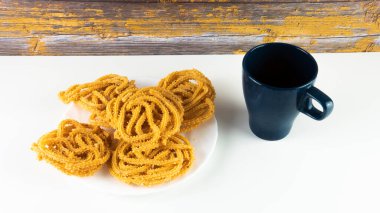 Malezya geleneksel yemeği, Maruku beyaz zemin üzerinde izole.