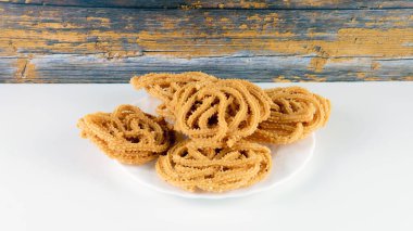 Malezya geleneksel yemeği, Maruku beyaz zemin üzerinde izole.