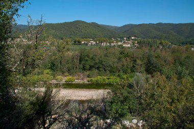 Fransa Eyrieux nehrinin manzarası.