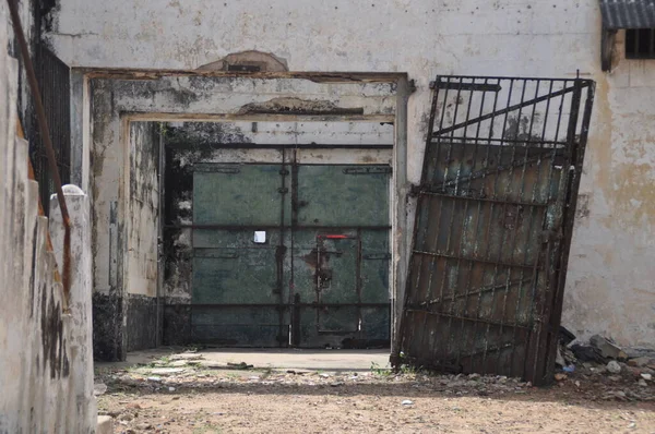 Gate Abandoned Prison Former Ussher Fort Accra Ghana — Stock Photo, Image