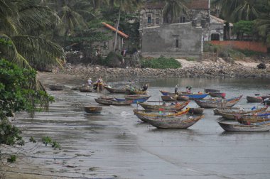 Mui Ne, Vietnam sahillerinde balıkçı tekneleri.