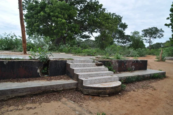 Памятник Жертвам Цунами Национальном Парке Яла — стоковое фото