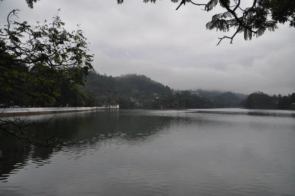 对斯里兰卡坎迪湖的看法 — 图库照片