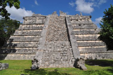 Chichen Itza arkeolojik alanındaki tapınak, Meksika.