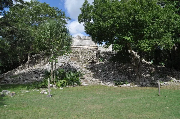 Chichen Itza arkeolojik alanındaki tapınak, Meksika.