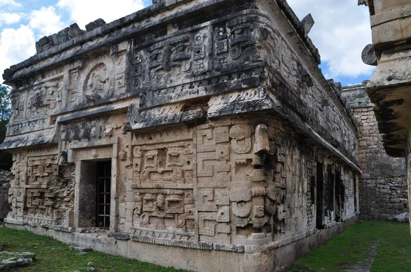 Chichen Itza arkeolojik alanındaki tapınak, Meksika.