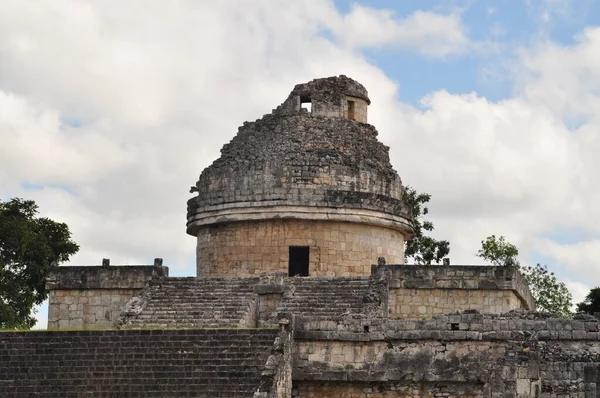 メキシコのチチェン イッツァ遺跡の天文台 — ストック写真