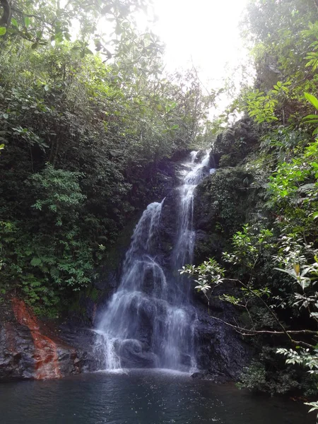 危地马拉丛林里的瀑布 — 图库照片