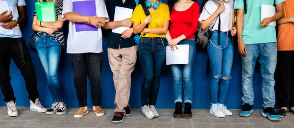 Imagem Banner Horizontal Grupo Estudantes Adolescentes Multirraciais Prontos Para Voltar — Fotografia de Stock