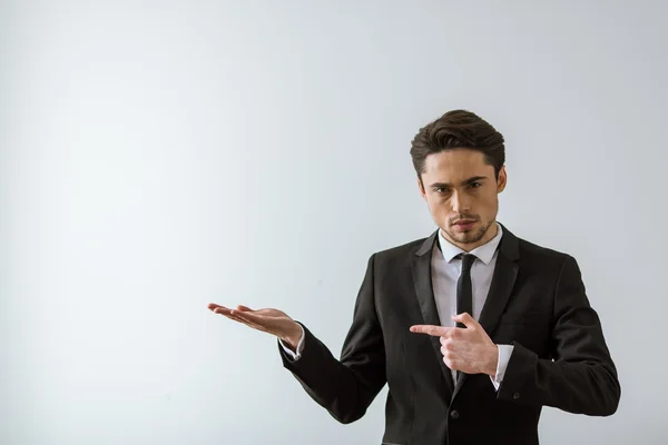 Guapo joven hombre de negocios — Foto de Stock