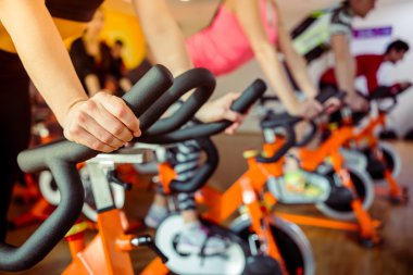 insanlar jimnastik salonu