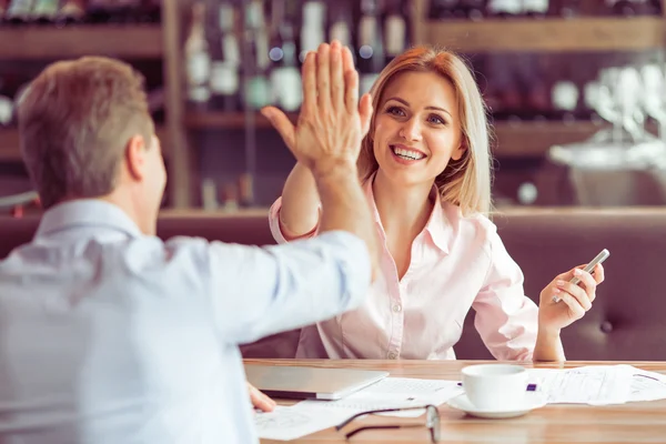 Geschäftsessen im Restaurant — Stockfoto