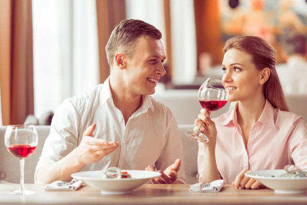 Mittagessen im Restaurant — Stockfoto