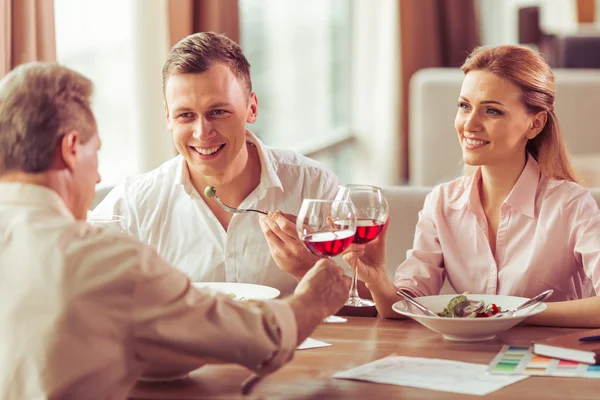 Forretningslunsj på restaurant – stockfoto