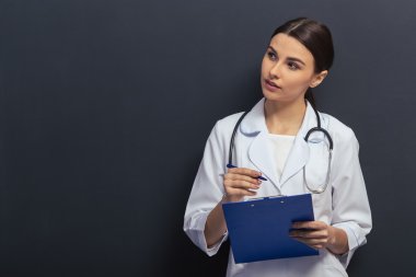 güzel genç doktor