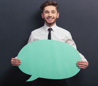 Konuşma balonu ile yakışıklı öğrenci