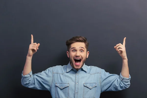 Hübsche junge Studentin — Stockfoto