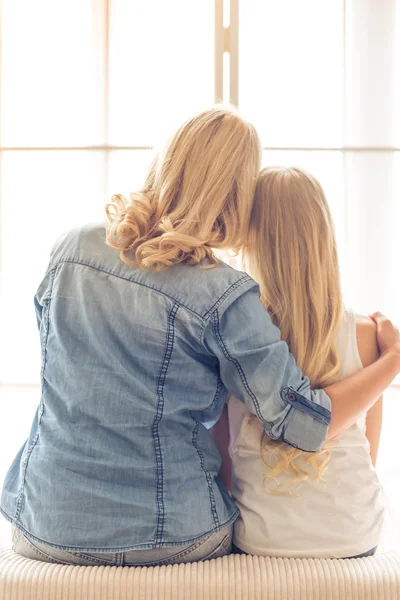 Mom and daughter — Stock Photo, Image