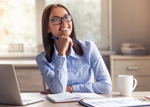 Attractive business lady in office — Stock Photo, Image