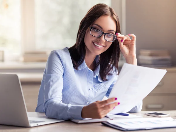 Attractive business lady in office — Stock Photo, Image