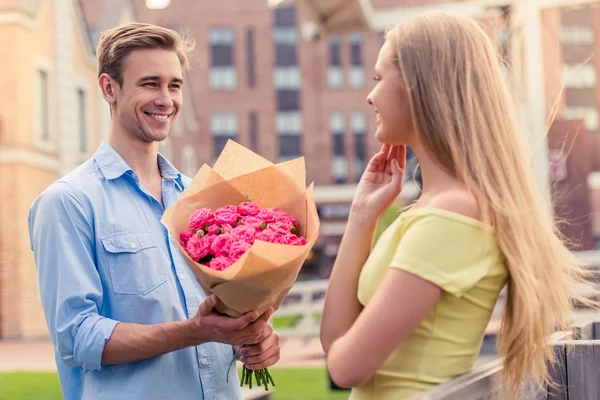 Beautiful young couple — Stock Photo, Image