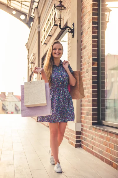 Stylish young girl — Stock Photo, Image