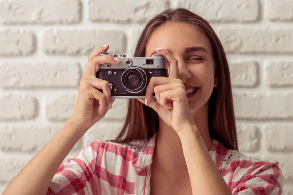 Attractive young girl — Stock Photo, Image