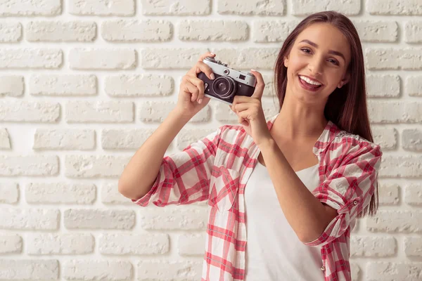 Attractive young girl — Stock Photo, Image