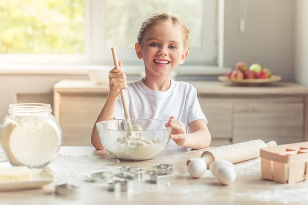 Niña horneando — Foto de Stock