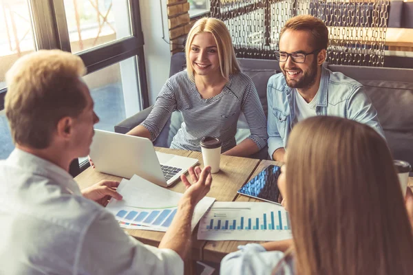 Imprenditori che lavorano — Foto Stock